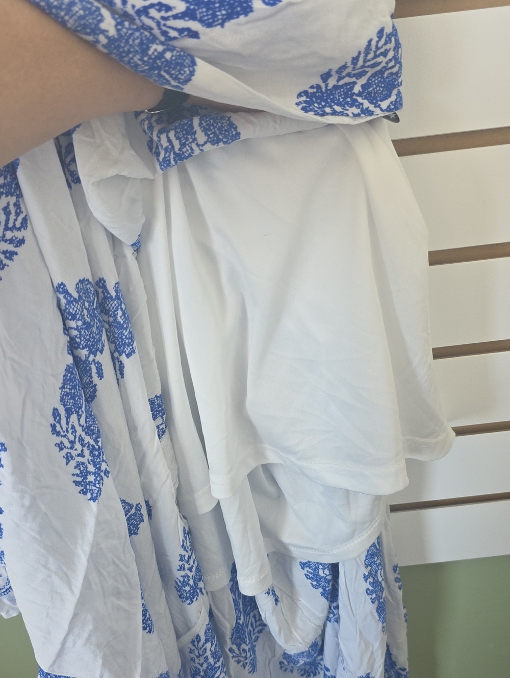 Maxi Dress with Blue Floral Print 3x - Picture 9 of 12